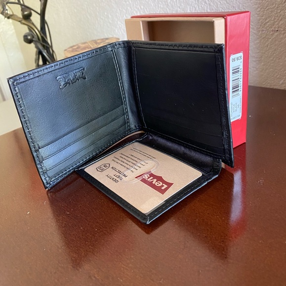 Men’s Wallet - Picture 6 of 8